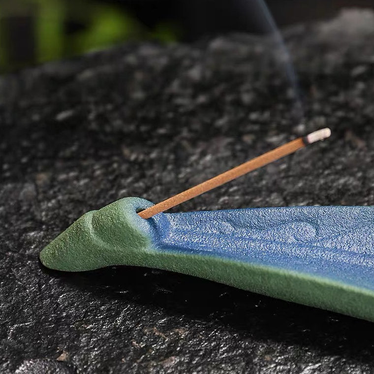 Lucky Leaf incense insertion detail