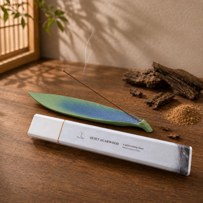 Quiet Agarwood 50g incense and Lucky Leaf holder set